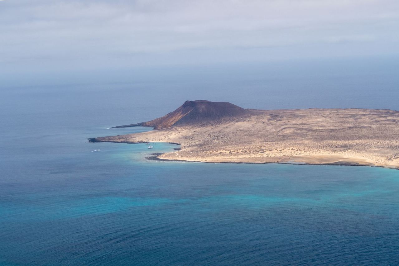 Illustrative photo: volcanic island in the ocean