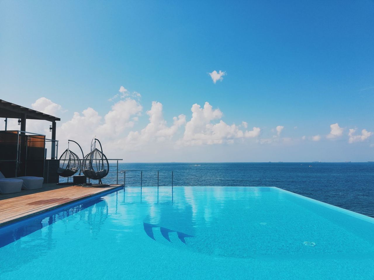 Illustrative photo: infinity pool with a sea view